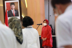 The new social affairs minister, Tri &ldquo;Risma&rdquo; Rismaharini, gives her speech during the official handover ceremony at the ministry&rsquo;s office in Jakarta on Dec. 23. President Joko &ldquo;Jokowi&rdquo; Widodo appointed the Surabaya mayor as a replacement for Juliari Batubara, who was detained for his alleged role in a bribery case pertaining to the COVID-19 social aid packages. JP/Dhoni Setiawan