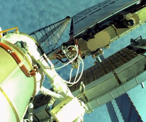 US and French astronauts make ISS spacewalk